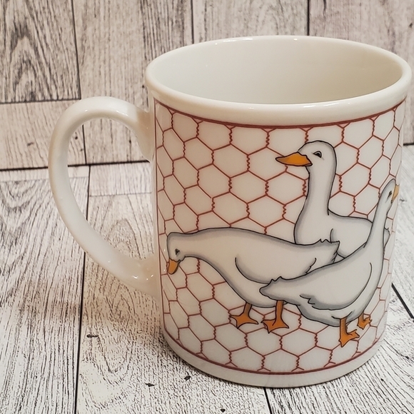 Vintage Takahashi Chicken /Bunnies Farm Kitchen Porcelain Mug Set of 2. - Picture 8 of 12